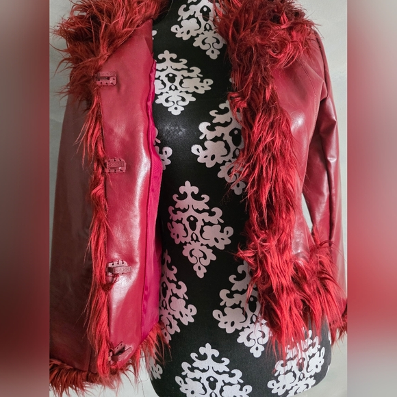 90's 00's Vintage Red Faux Leather Crop Penny Lane Y2k Jacket Fuzzy Sz S - Picture 11 of 16